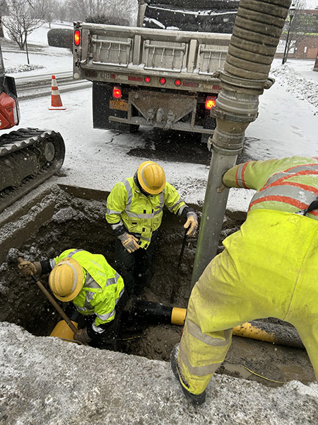 crews working during storm